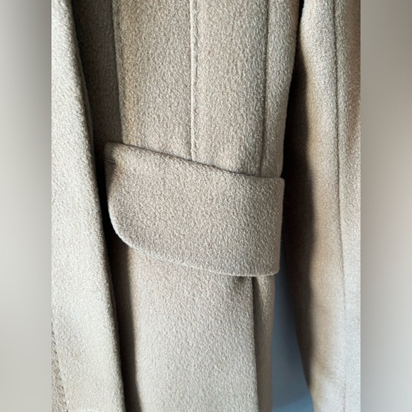 Aritzia T. Babaton Tan 100 % Wool Long Trench Coat. - Made in Canada - Size XS - Picture 7 of 16
